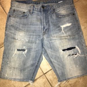 Light wash American Eagle shorts. Size 33